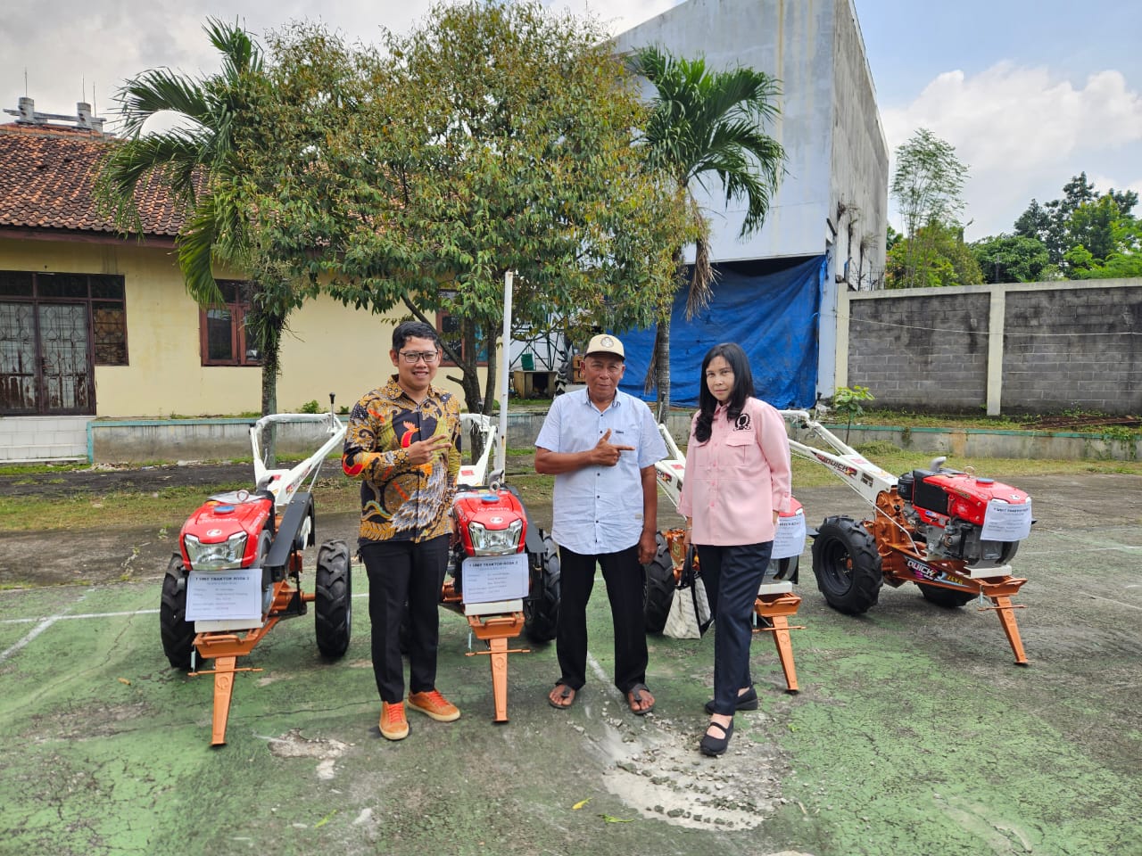 Sinergi Gerindra Dukung Petani Kabupaten Semarang Lewat Bantuan Traktor