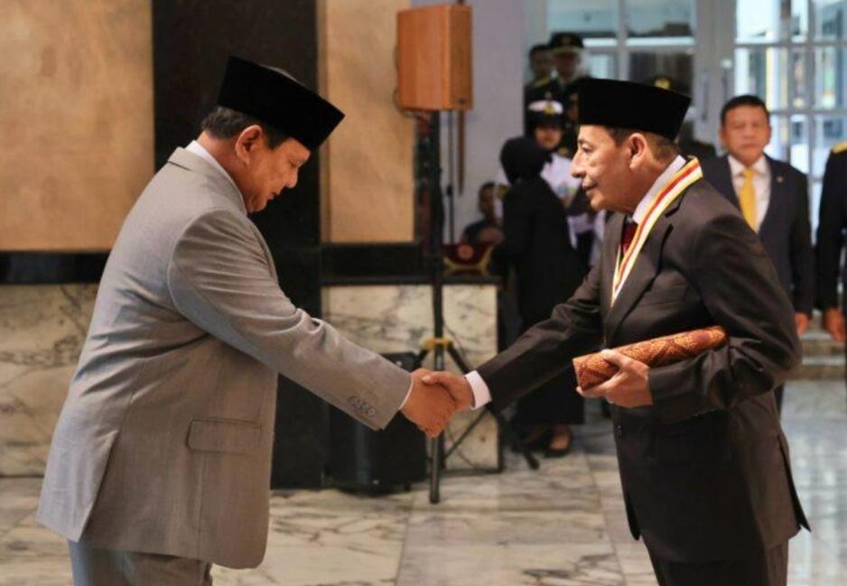 Beri Penghargaan Dharma Pertahanan untuk Habib Luthfi, Menhan Prabowo: Beliau Selalu Utamakan Kerukunan