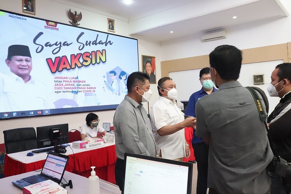 Gelar Vaksinasi Massal dan Bagi Sembako, GERINDRA Jateng Komitmen Sukseskan Program Vaksinasi